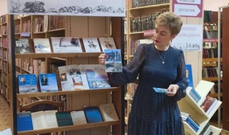 Жители Поморья вступились за библиотекаря, которого «культурно оптимизируют» Жители Поморья вступились за библиотекаря, которого «культурно оптимизируют»