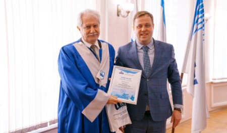 В САФУ состоялось торжественное вручение диплома Почетного доктора Альберту Лебедеву