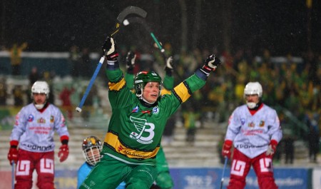 «Водник» победил в первом матче серии плей-офф