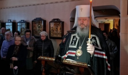 Митрополит Корнилий совершил повечерие с чтением Великого канона преподобного Андрея Критского в Северодвинске 