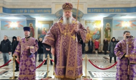 Митрополит Корнилий 27 февраля совершил вечернее богослужение в Михаило-Архангельском кафедральном соборе Митрополит Корнилий 27 февраля совершил вечернее богослужение в Михаило-Архангельском кафедральном соборе