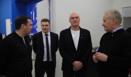 В преддверии Дня наставника Дмитрий Чернышенко встретился с руководством системы образования Поморья и школы №7 Архангельска