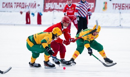 «Водник» вышел в полуфинал чемпионата России по хоккею с мячом
