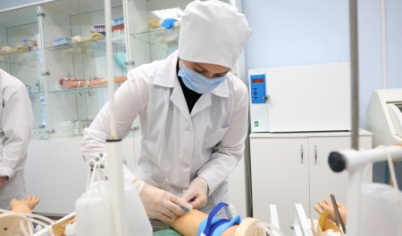 В 2025 году более 8 тысяч медицинских работников Архангельской области и НАО получали специальную социальную выплату