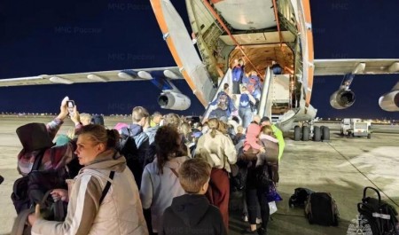 Самолет Ил-76 МЧС России доставил из Египта российских граждан