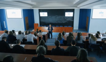 В САФУ состоялась встреча с Героем России, почетным полярником Михаилом Малаховым