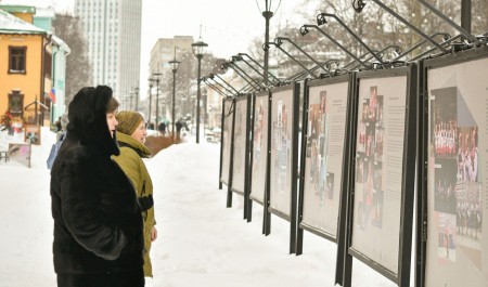 В Архангельске открылась уличная выставка, посвящённая 100-летию Северного русского народного хора
