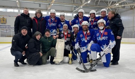 В Архангельске состоялся турнир ветеранов по русскому хоккею