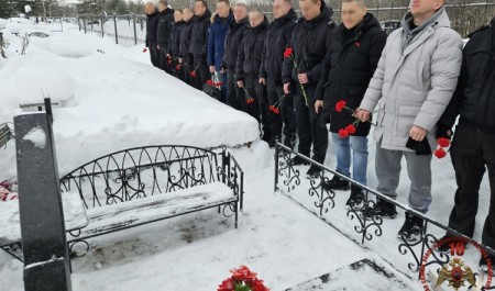 В Архангельске почтили память погибшего сотрудника ОМОН лейтенанта милиции Василия Широкого