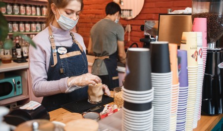 «Мы ушли в убытки»: предприниматели из Архангельска пожаловались на высокие налоги 