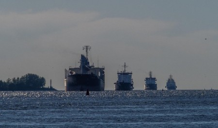 Сколько мы все заплатим за войну в Иране. Российскому бизнесу уже начали приходить счета