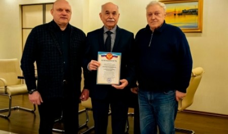 Епархиальный отдел социального служения и областная детская больница благодарят Владимира Петровского за благотворительность