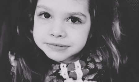 «Родители боролись за каждое улучшение»: умерла самая красивая девочка в России