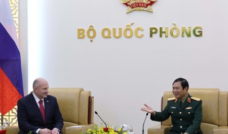 Глава МЧС России Александр Куренков провел переговоры с начальником Генерального штаба Вьетнамской народной армин Нгуен Тан Кыонгом