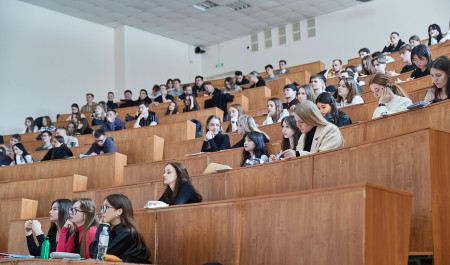 Еще для одних выпускников вузов предложили ввести отработку после учебы — кого затронут изменения