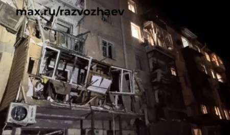 Дроны били по жилым домам и атаковали людей прямо у входа в магазин: главное об ударах по России