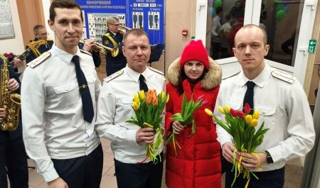 Сотрудники архангельского УФСИН признались сотредницам в любви