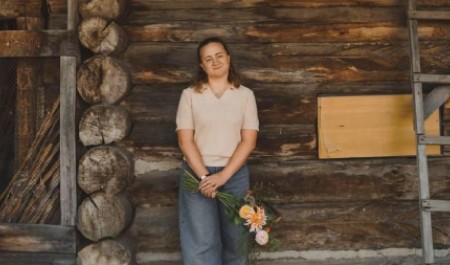 «Привыкли, что хризантема — доступный цветок»: флорист — о том, как изменился ее бизнес