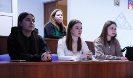 Эксперт Банка России провел открытую лекцию для первокурсников САФУ