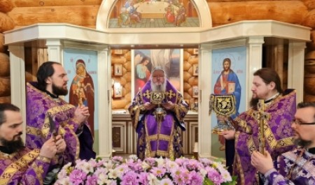 Митрополит Корнилий 7 марта совершил Литургию в архангельском храме праведной Матроны Московской 