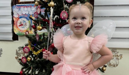 Отец на коленях умолял врача спасти дочь, которая уже была мертва. История трагической гибели двухлетней малышки в больнице 