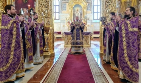 Митрополит Корнилий 8 марта совершил Божественную литургию в Архангельске 