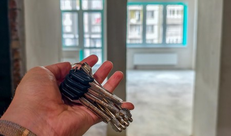 Матери с ребенком отказали в субсидии на жилье, потому что 13 лет назад она «не донесла одну справку» 