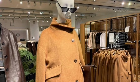 Куртка рабочего, пальто-кейп и «надутые» бомберы. Что массмаркет предлагает нам носить этой весной: обзор с ценами и фото