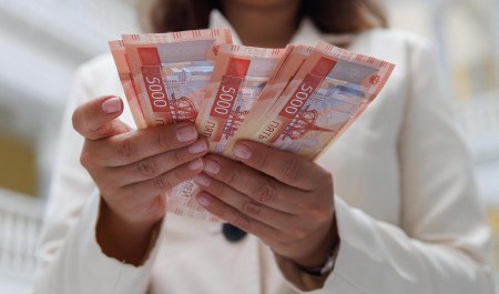 За неделю с 98 до 140 тысяч? Росстат запутался в «среднестатистическом» богатстве россиян, став «отделом хорошего настроения»