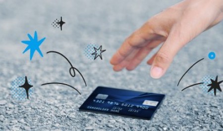 В Поморье два оболдуя нашли банковскую карту и ни в чем себе не отказывали