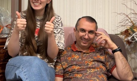 «Лютый прикол, будто всё происходит в кино!» Как врач-блогер с редкой фамилией ищет родственников по всему миру 