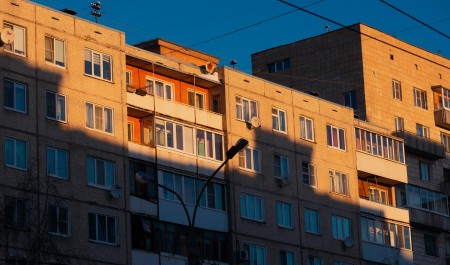 Десятки квартир в Архангельске остались без отопления и электричества из-за бездомного: что он сделал