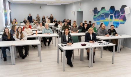 В САФУ стартовала вторая онлайн-школа «Фиджитал лаборатория»