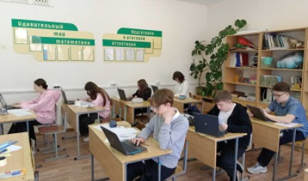 Более 500 школьников приняли участие в турнире по экспериментальной математике