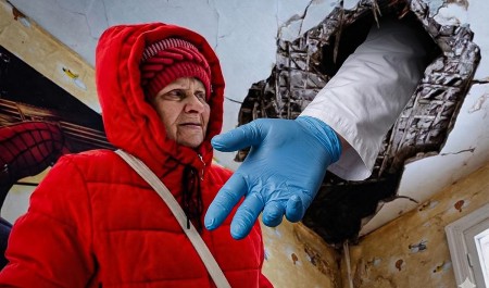 «Из трешки — в палату № 6». На Урале жители аварийных домов взбунтовались против переселения в бывшую больницу