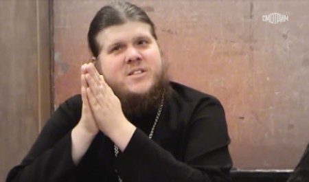 «Бог Кузя» снова взялся за старое: на чем и сколько теперь заколачивает самый богатый сектант