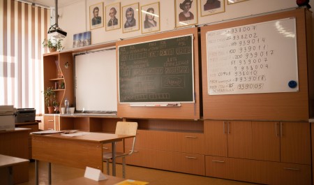 Каждый четвертый учитель — пожилой: сколько в Архангельской области преподавателей 