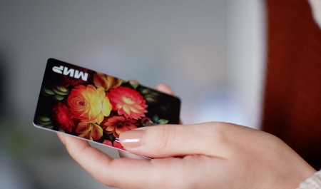 Банки ужесточат правила выдачи карт: что стоит за новыми ограничениями