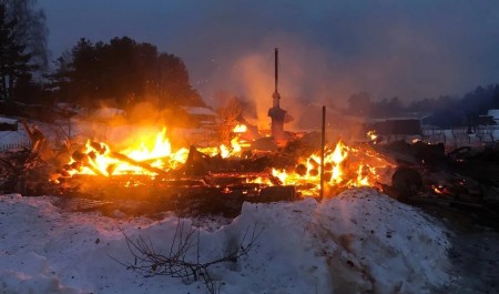 Мужчина погиб при пожаре в Архангельской области