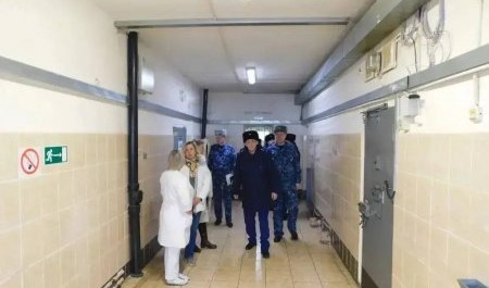 Прокурор Белогуров проверил житье осужденных и подследственных в Вельске