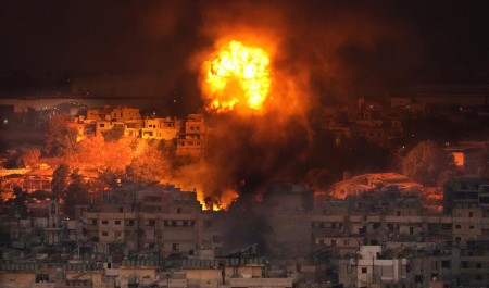 В Персидском заливе подорвали несколько военных баз США, а в Иране задержали десятки шпионов. Главное о войне на Ближнем Востоке к этому часу В Персидском заливе подорвали несколько военных баз США, а в Иране задержали десятки шпионов. Главное о войне на Ближнем Востоке к этому часу