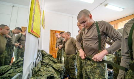 Призывников предложили забирать в армию, пока они судятся с военкоматами. Что это значит для срочников Архангельской области Призывников предложили забирать в армию, пока они судятся с военкоматами. Что это значит для срочников Архангельской области