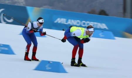 Российская лыжница стала трехкратной чемпионкой на Паралимпиаде: сборная поднялась на 4 место