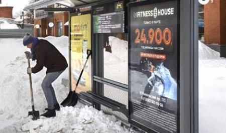 Парень с помпоном: «соцфитовец» вновь был замечен с лопатой на улицах Архангельска