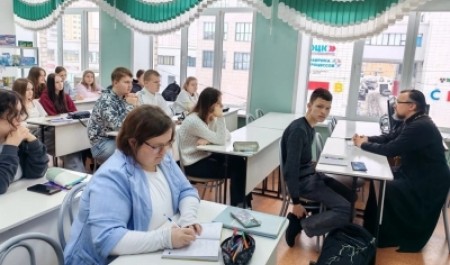 О смысле жизни. Священник Александр Григорьев встретился с будущими медиками в Архангельске О смысле жизни. Священник Александр Григорьев встретился с будущими медиками в Архангельске