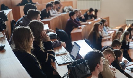 В вузах и колледжах станет больше бюджетных мест: куда будет проще поступить В вузах и колледжах станет больше бюджетных мест: куда будет проще поступить