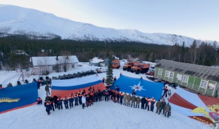 В Мурманской области спасатели МЧС России отработали межведомственное взаимодействие в условиях горной местности