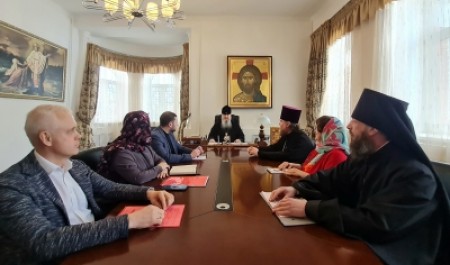 Митрополит Корнилий возглавил совещание по развитию регионального отделения ВРНС и союза православных женщин 