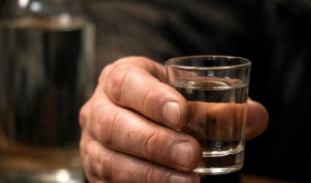 Спаивавший пасынка месяцами житель Архангельской области потрудится на благо страны