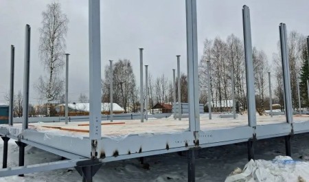 В Урдоме продолжается возведение модульной больницы